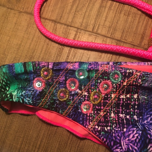 Bikini Set  Made In Colombia Hand Embroidered. - Picture 5 of 6